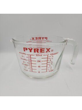 PYREX Measuring Cup Glass Pour Spout 4 Cup 1 Quart Red Letters